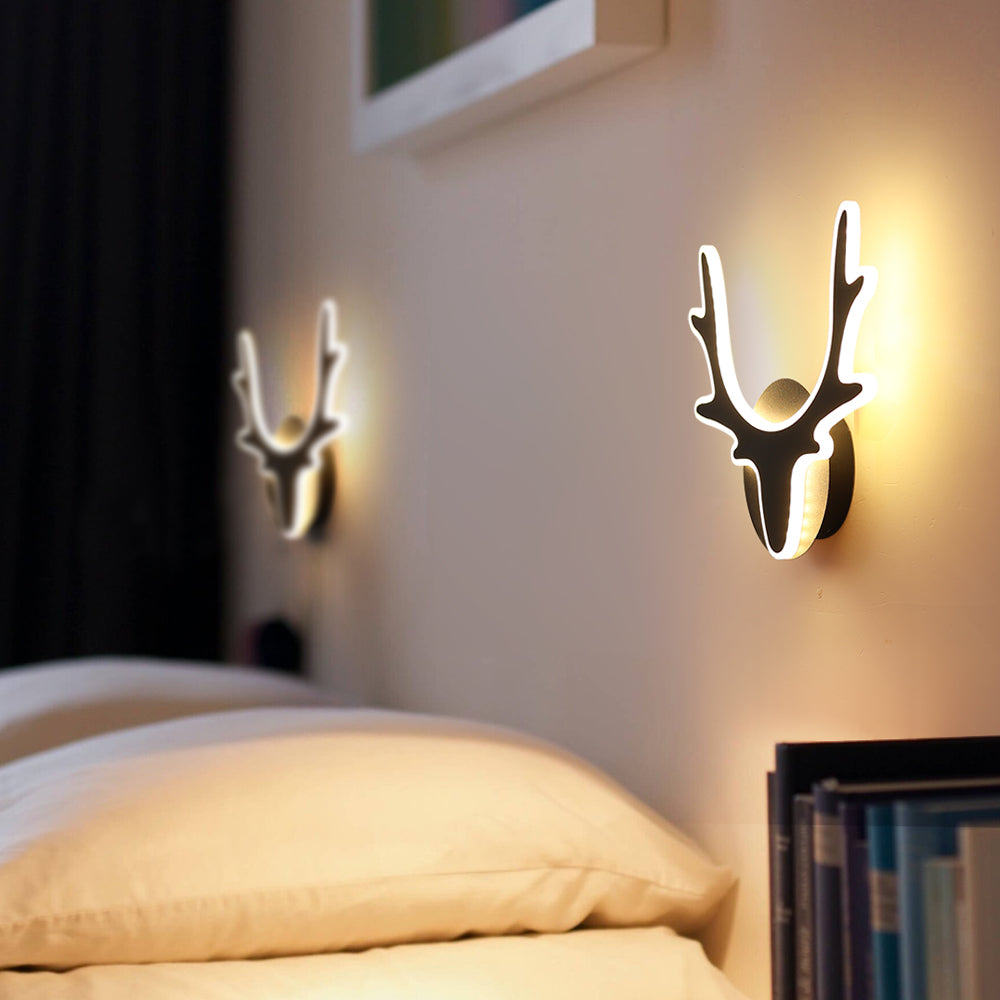 Wall lamp in Scandinavian style with deer antler decoration, modern LED lighting | Stornfield