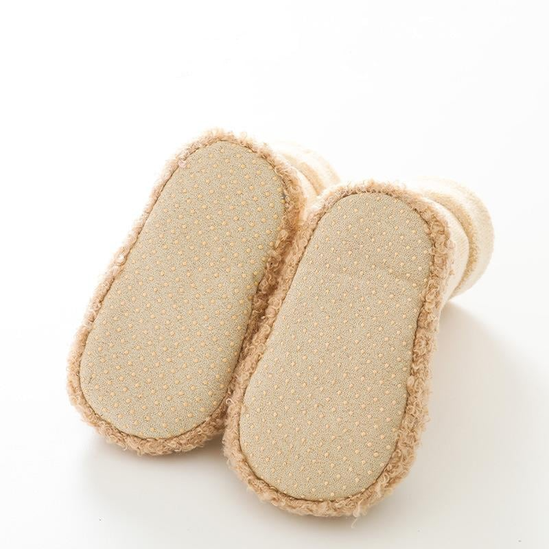 Cozy baby shoes made of cotton | Plush warmth for little feet | Stornfield