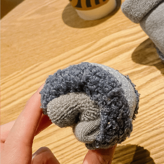 Cozy baby shoes made of cotton | Plush warmth for little feet | Stornfield
