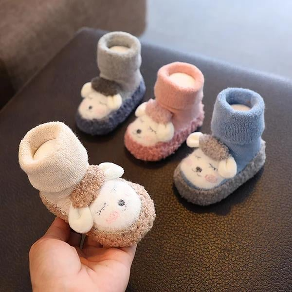 Cozy baby shoes made of cotton | Plush warmth for little feet | Stornfield
