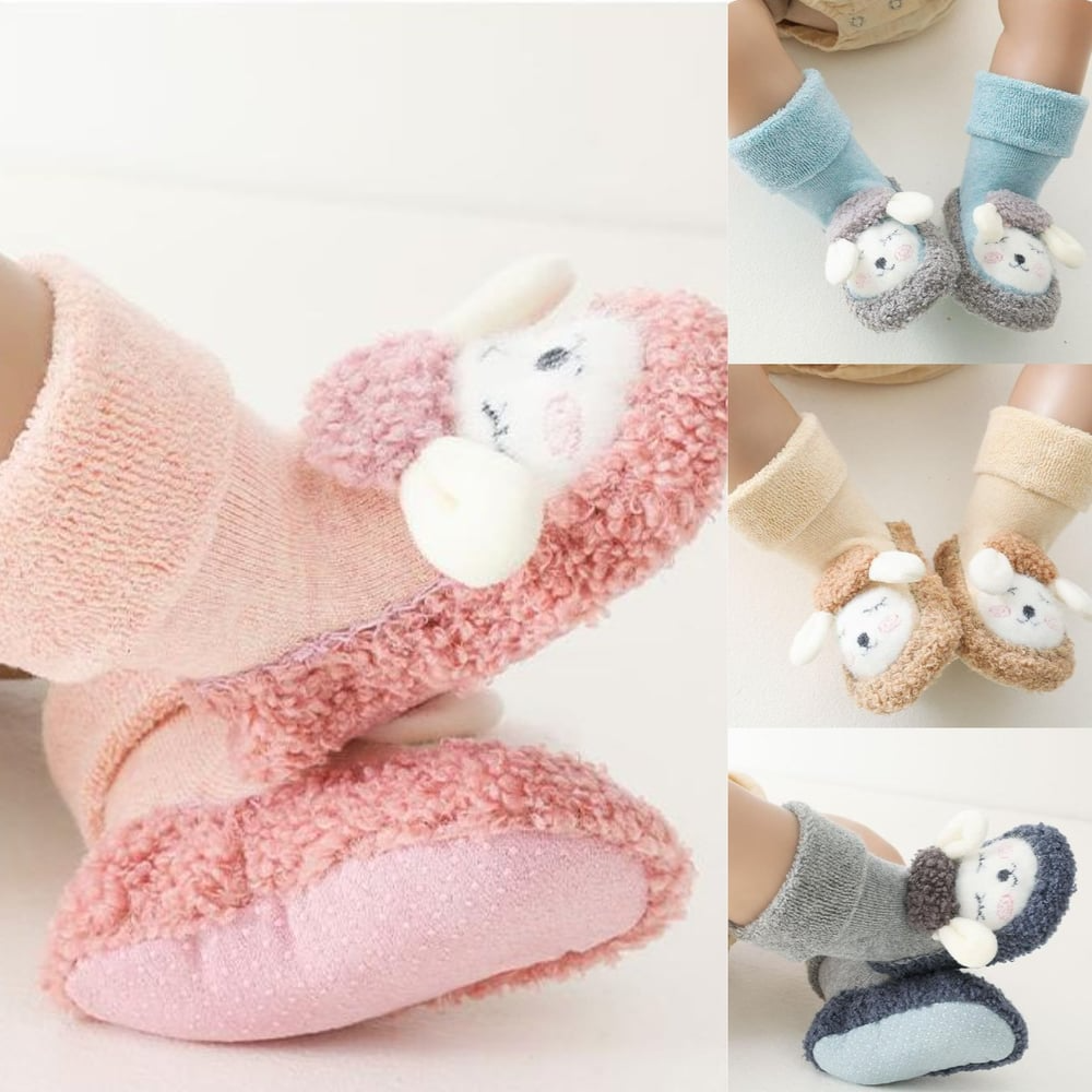 Cozy baby shoes made of cotton | Plush warmth for little feet | Stornfield