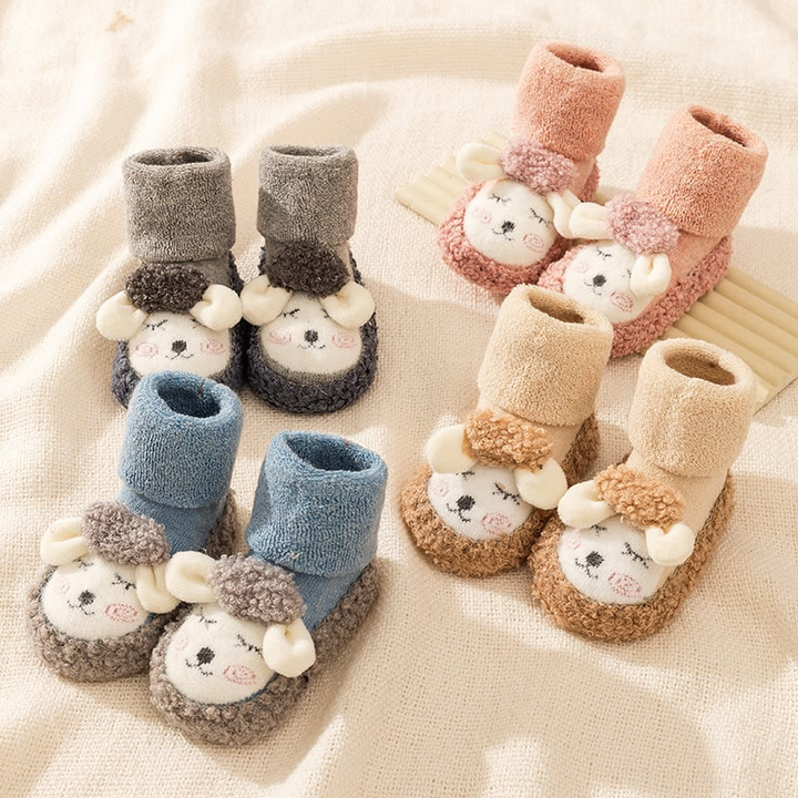 Cozy baby shoes made of cotton | Plush warmth for little feet | Stornfield