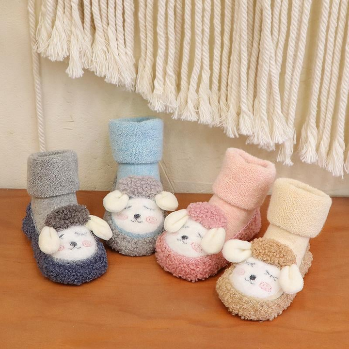 Cozy baby shoes made of cotton | Plush warmth for little feet | Stornfield