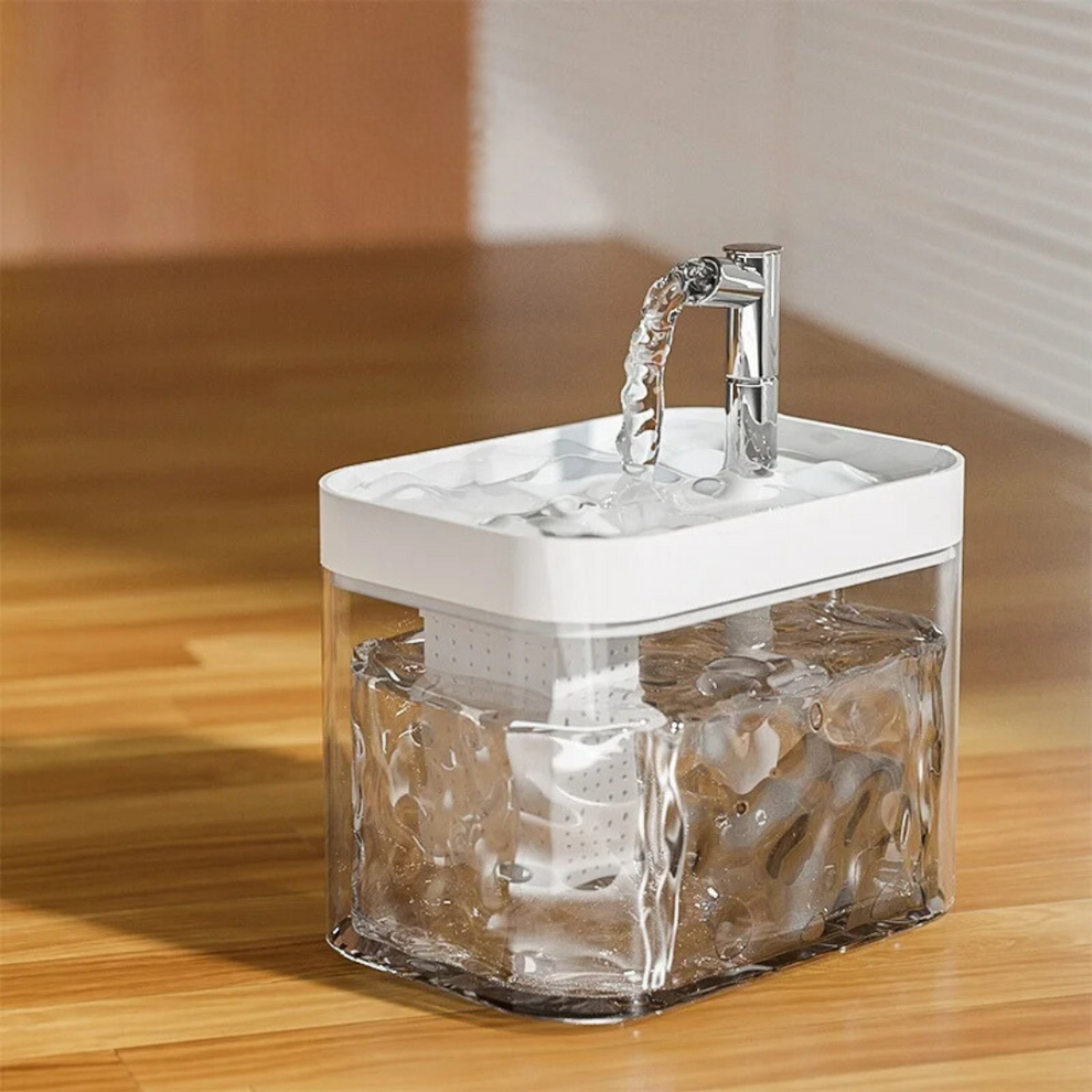 Automatic water fountain for pets | Clean, continuous water for your furry friend | Stornfield