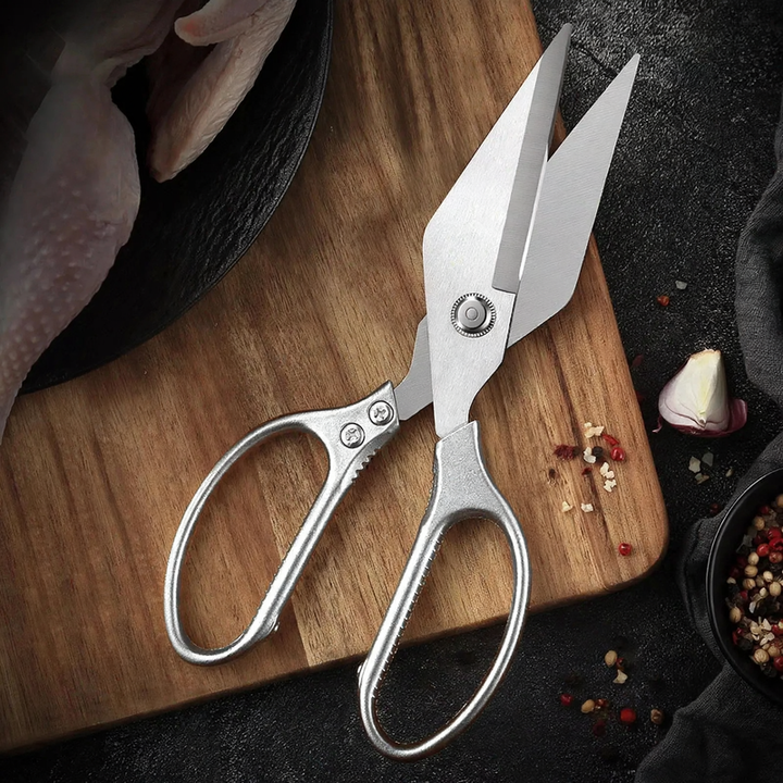 Kitchen scissors made of stainless steel