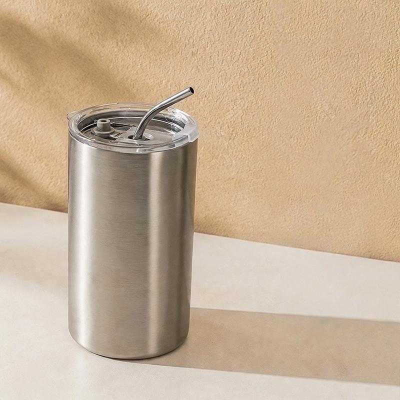 Insulated mug 350–600 ml with double wall and drinking lid