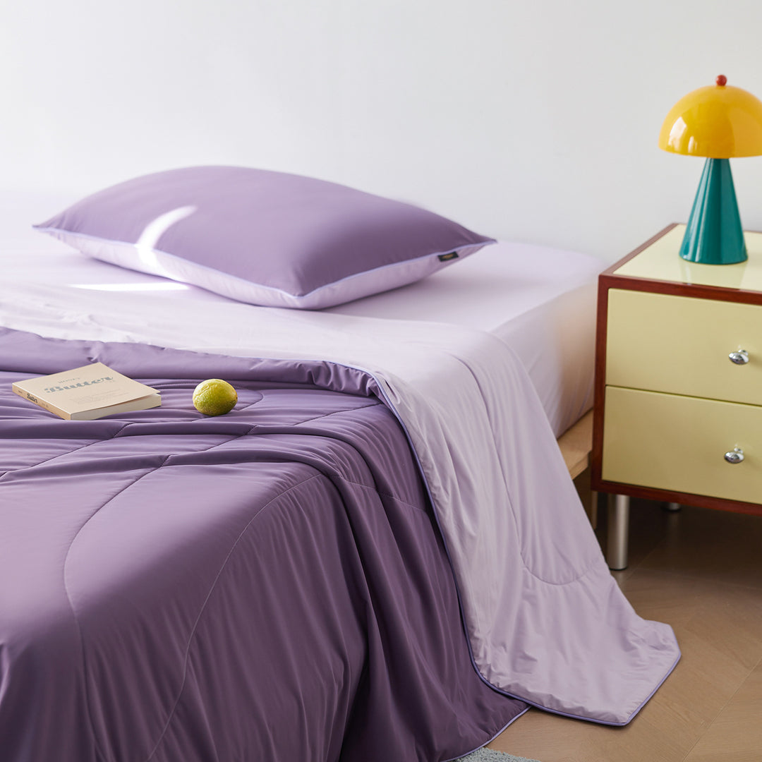 Light summer blanket with cooling effect, washable