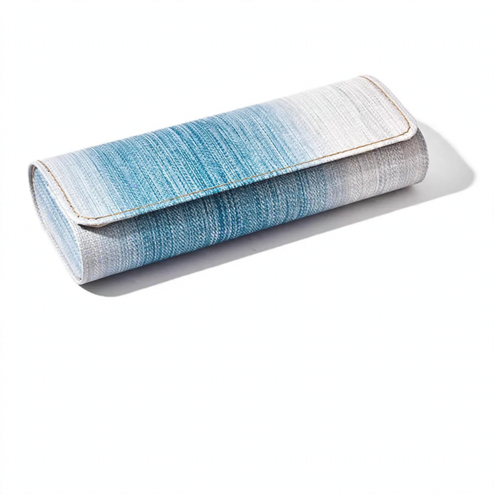 Fabric eyewear case with magnetic closure