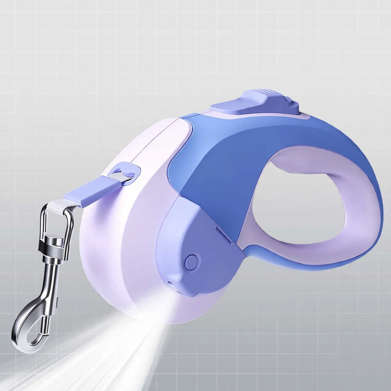 Retractable leash with LED lighting