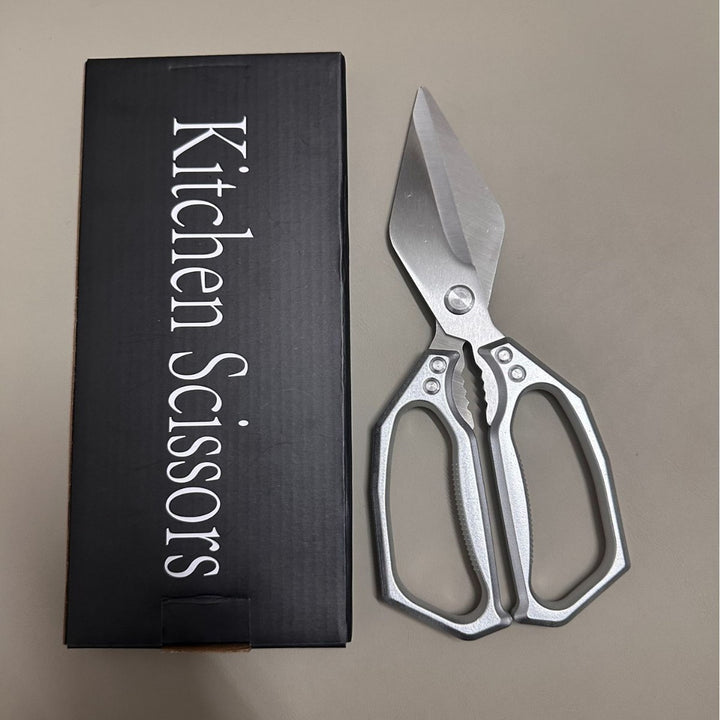 Kitchen scissors made of stainless steel
