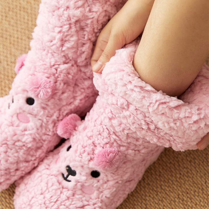 Warm, fluffy bear socks | Stornfield