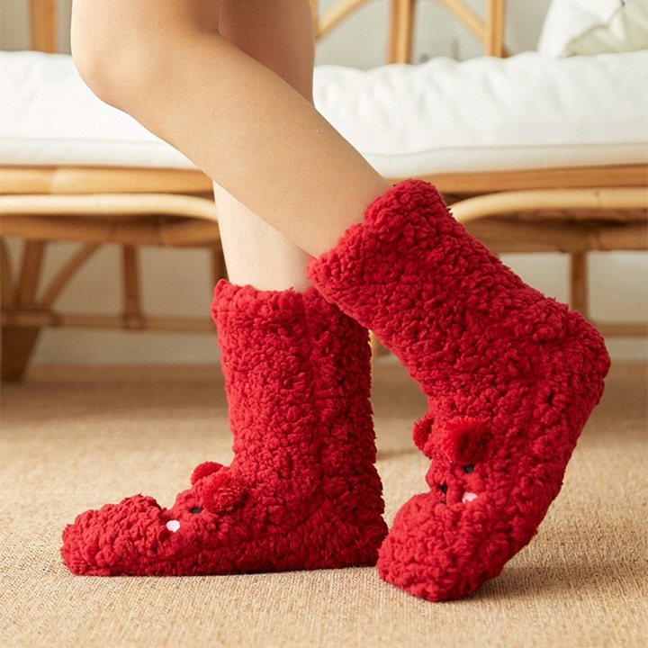 Warm, fluffy bear socks | Stornfield