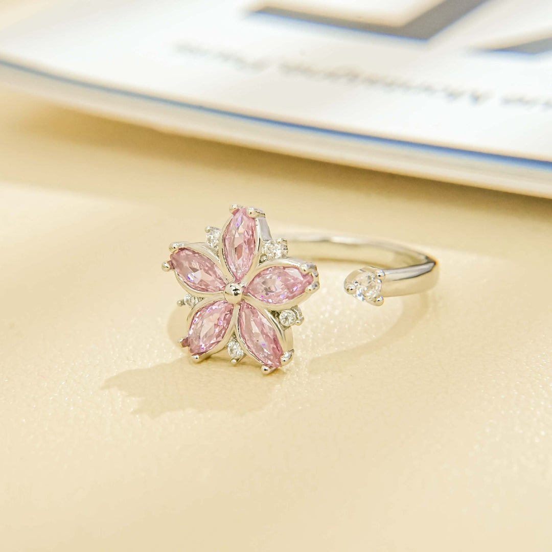Copper ring with flower motif