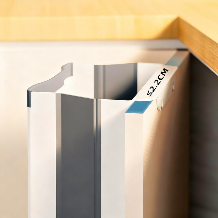 Foldable plastic trash can for hanging