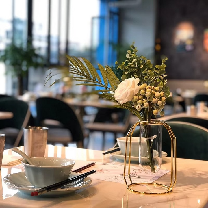 Stornfield Elegant Base for Stylish Floral Arrangements