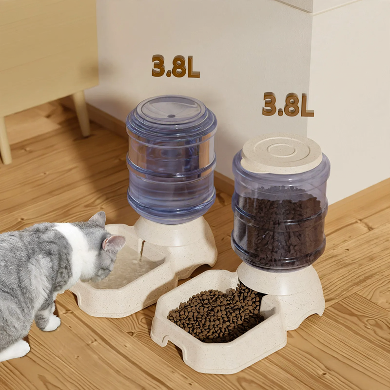 Pet feeding set with drinking bowl and food bowl