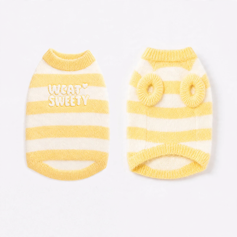 Pet sweater with letter pattern
