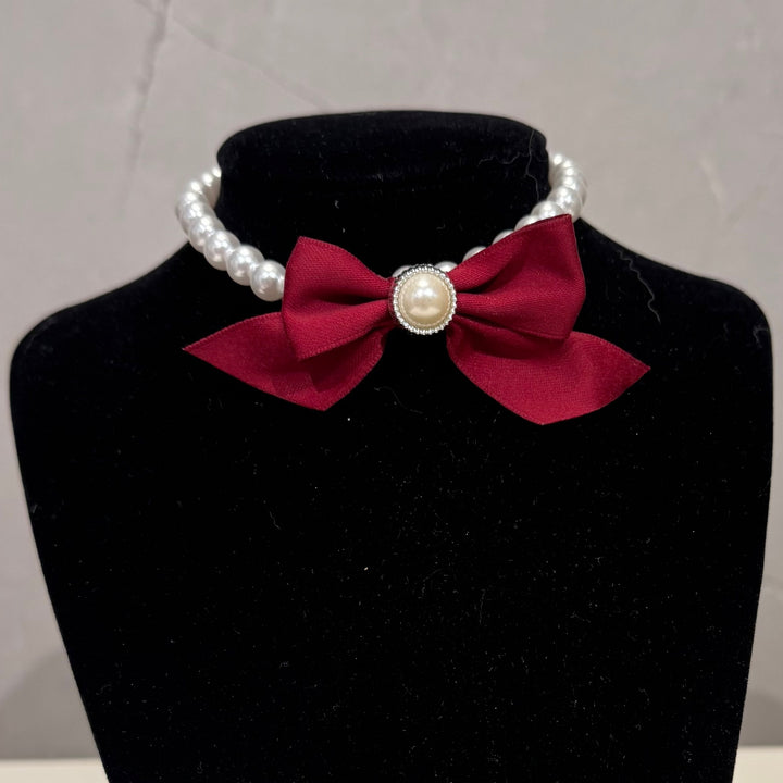 Pet collar with pearl bow