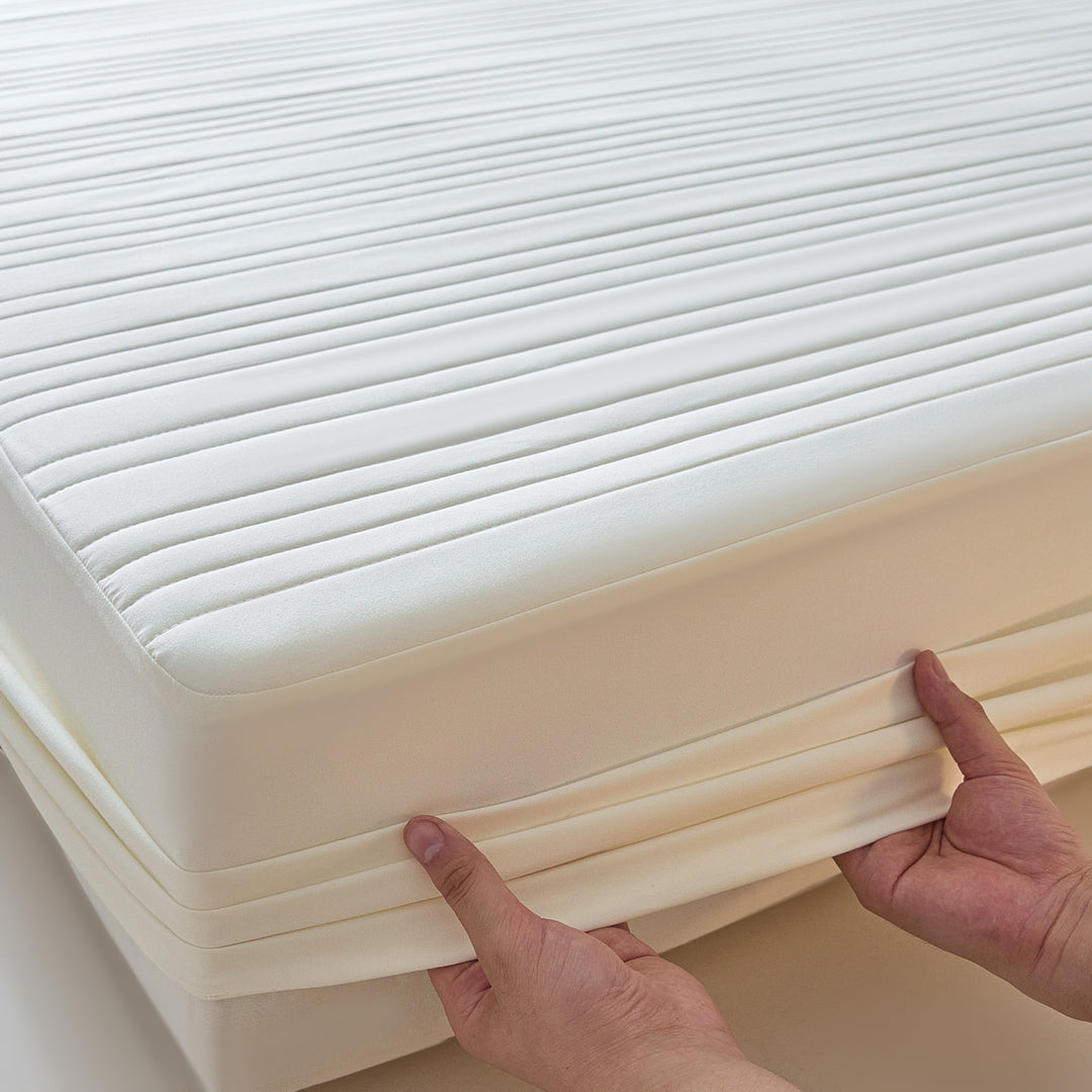 Waterproof mattress cover with padding, antibacterial