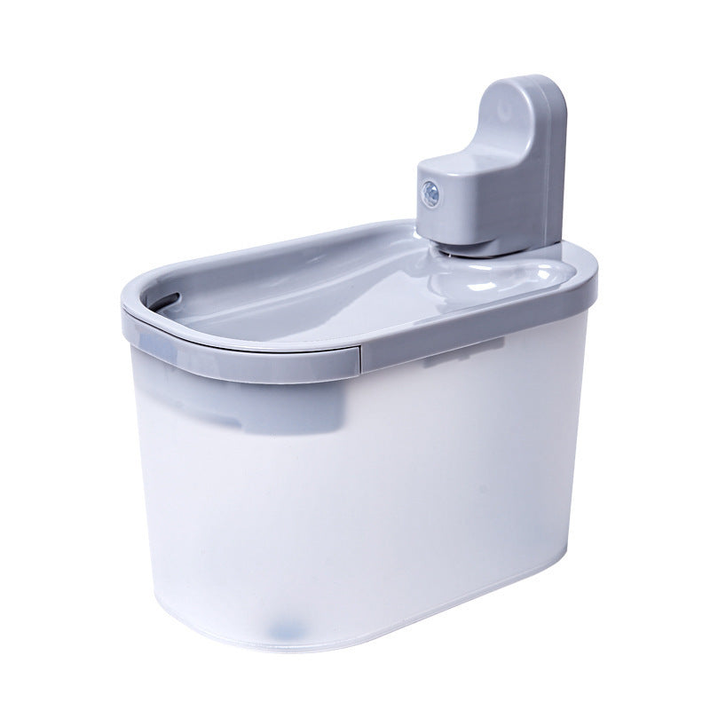 Intelligent water dispenser with sensor and circulation