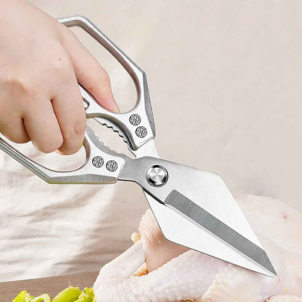 Kitchen scissors made of stainless steel