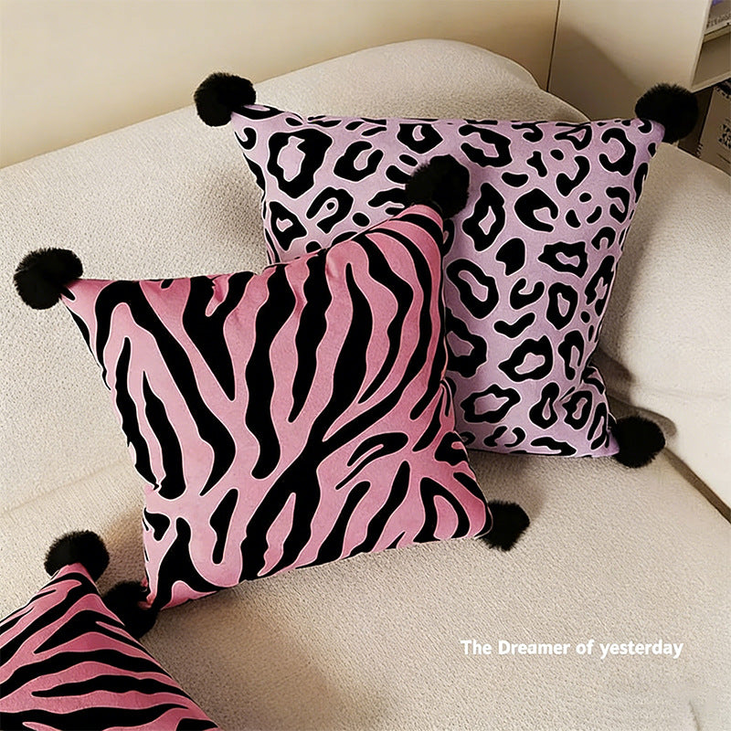 Cushions with zebra and leopard pattern, polyester, washable