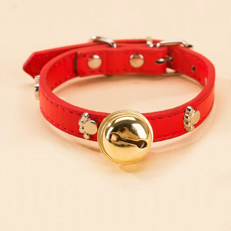 Adjustable pet collar with bell