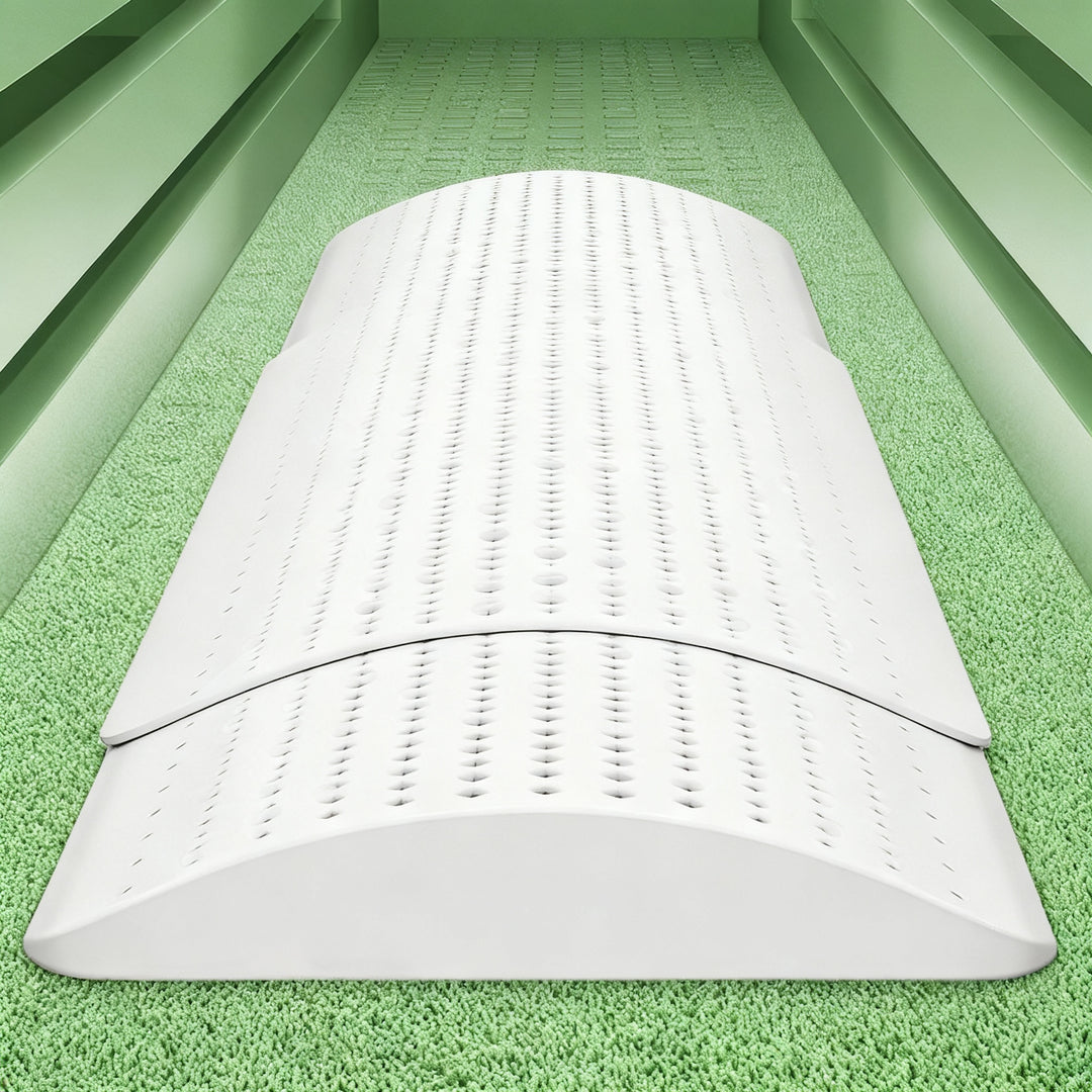 Air conditioning wind deflector for ceiling cassette