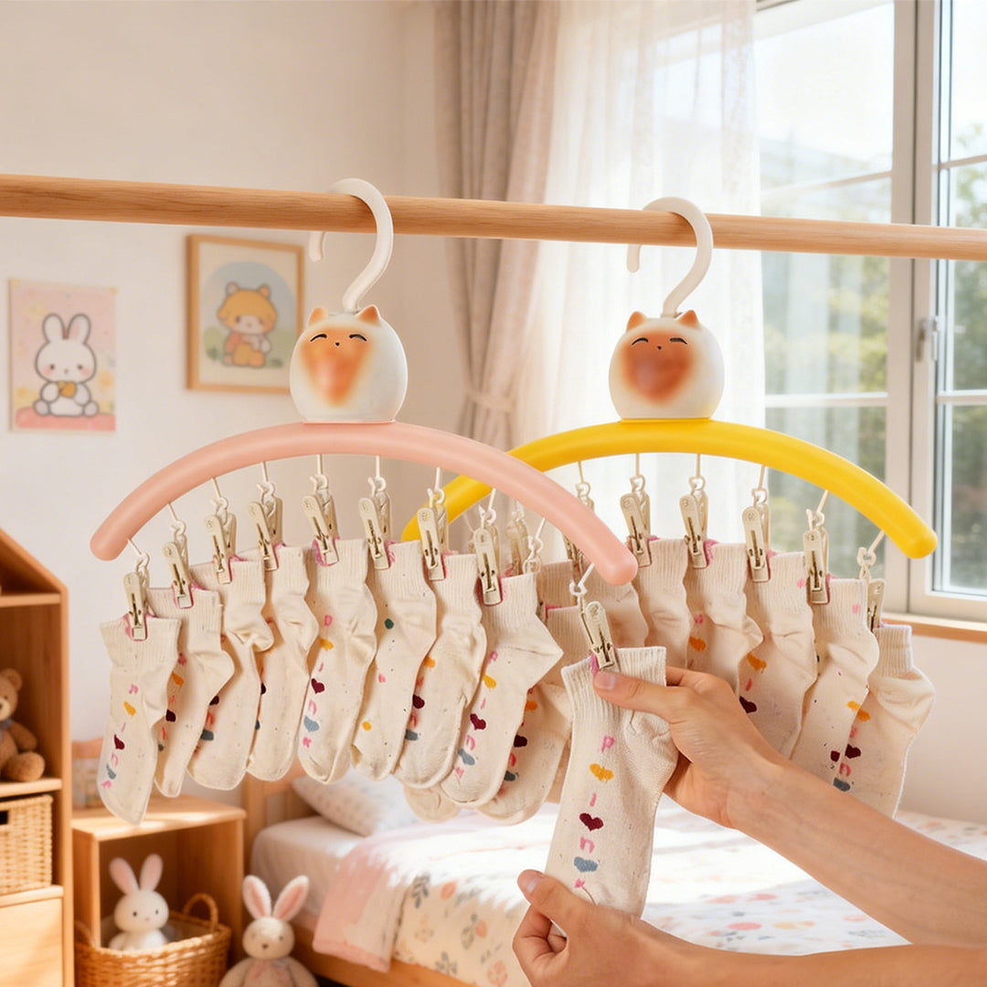 Laundry rack with clips, cat design