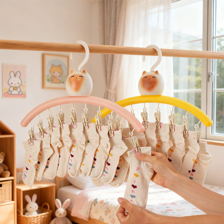 Laundry rack with clips, cat design