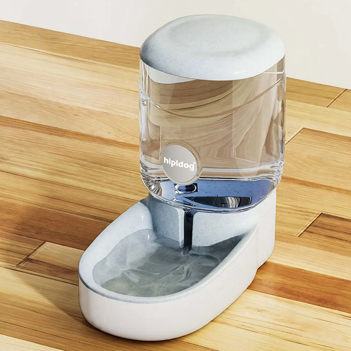 Automatic water and feeding bowl for pets