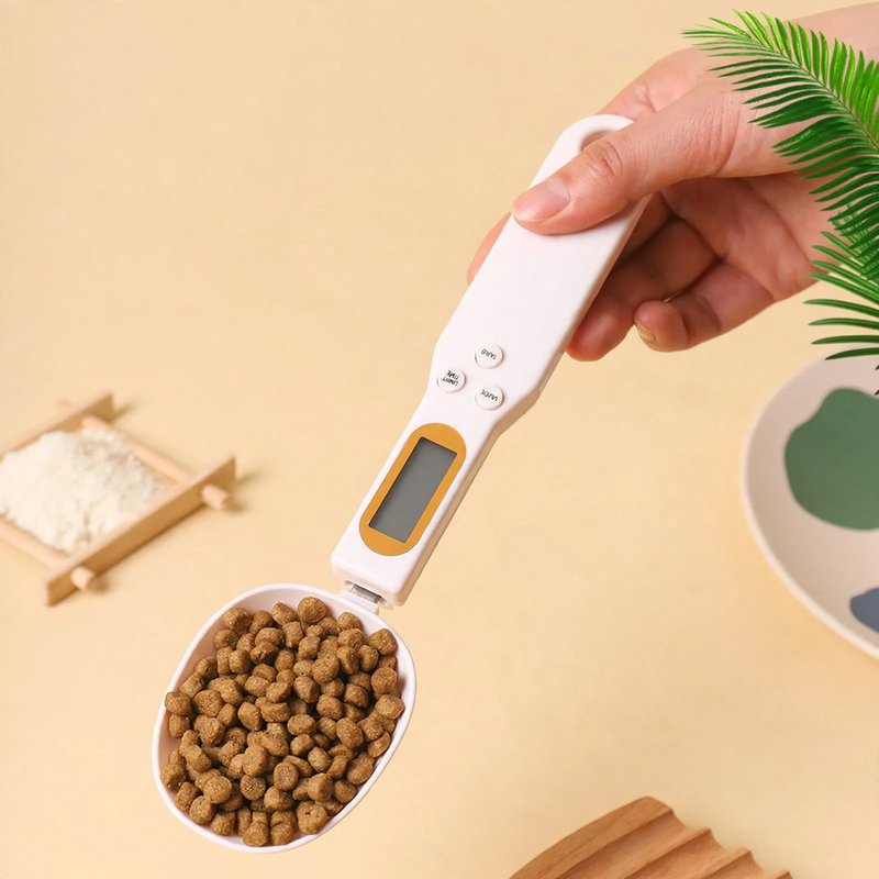 Digital weighing spoon with precision up to 0.1 g