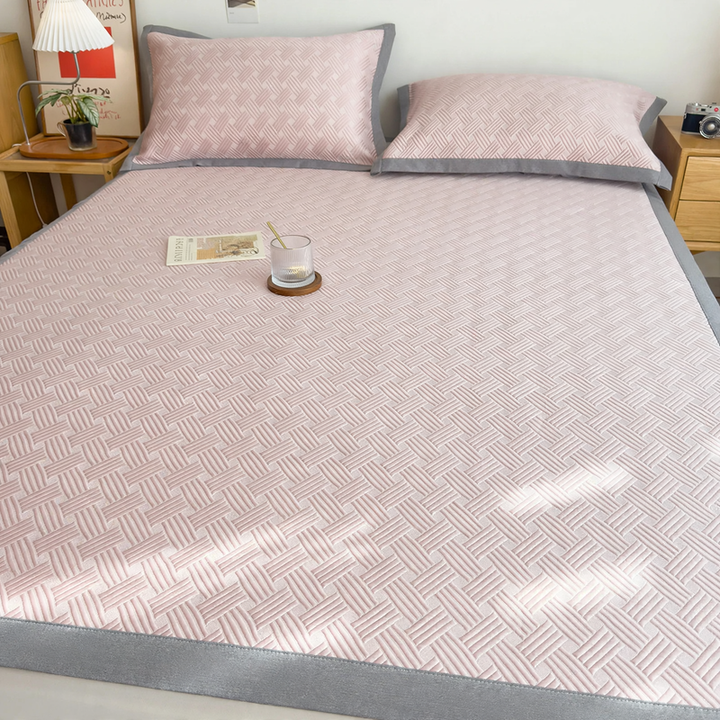 Cooling mat made of ice silk fabric, machine washable