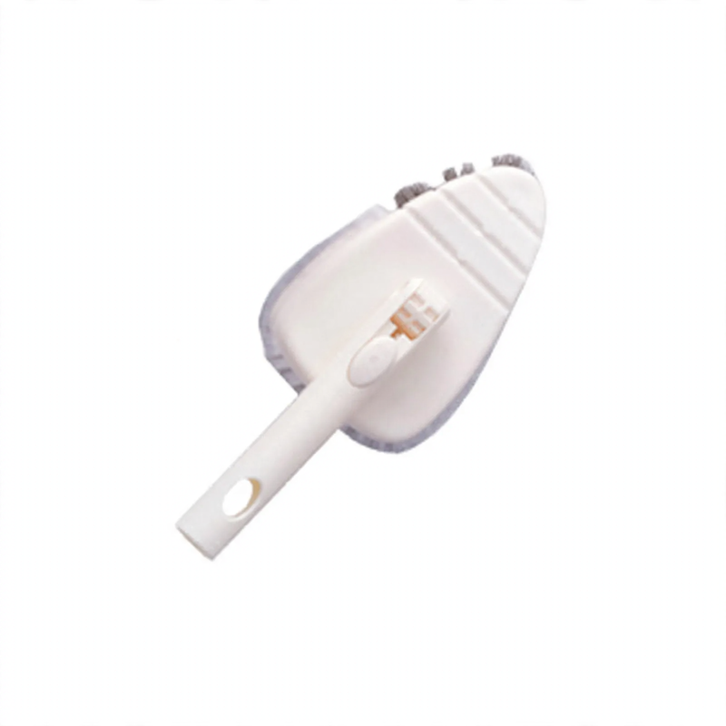Extendable cleaning rod with interchangeable heads