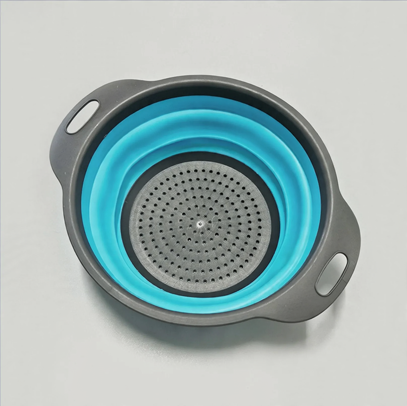 Folding vegetable bowl with strainer