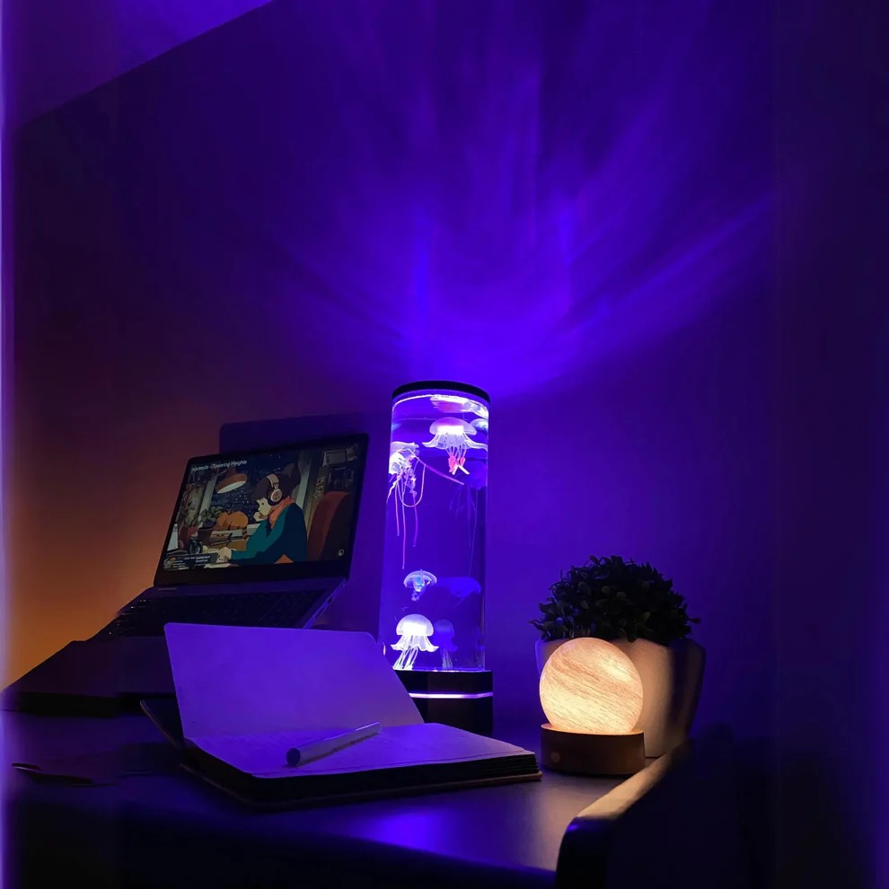 Jellyfish Aquarium Table Lamp | Stornfield