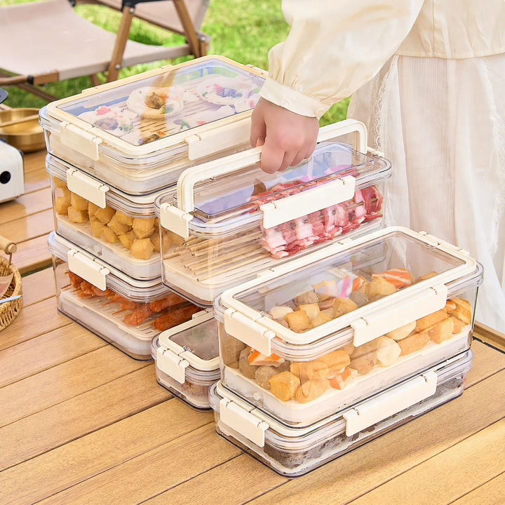 Portable fresh-keeping box with drip tray