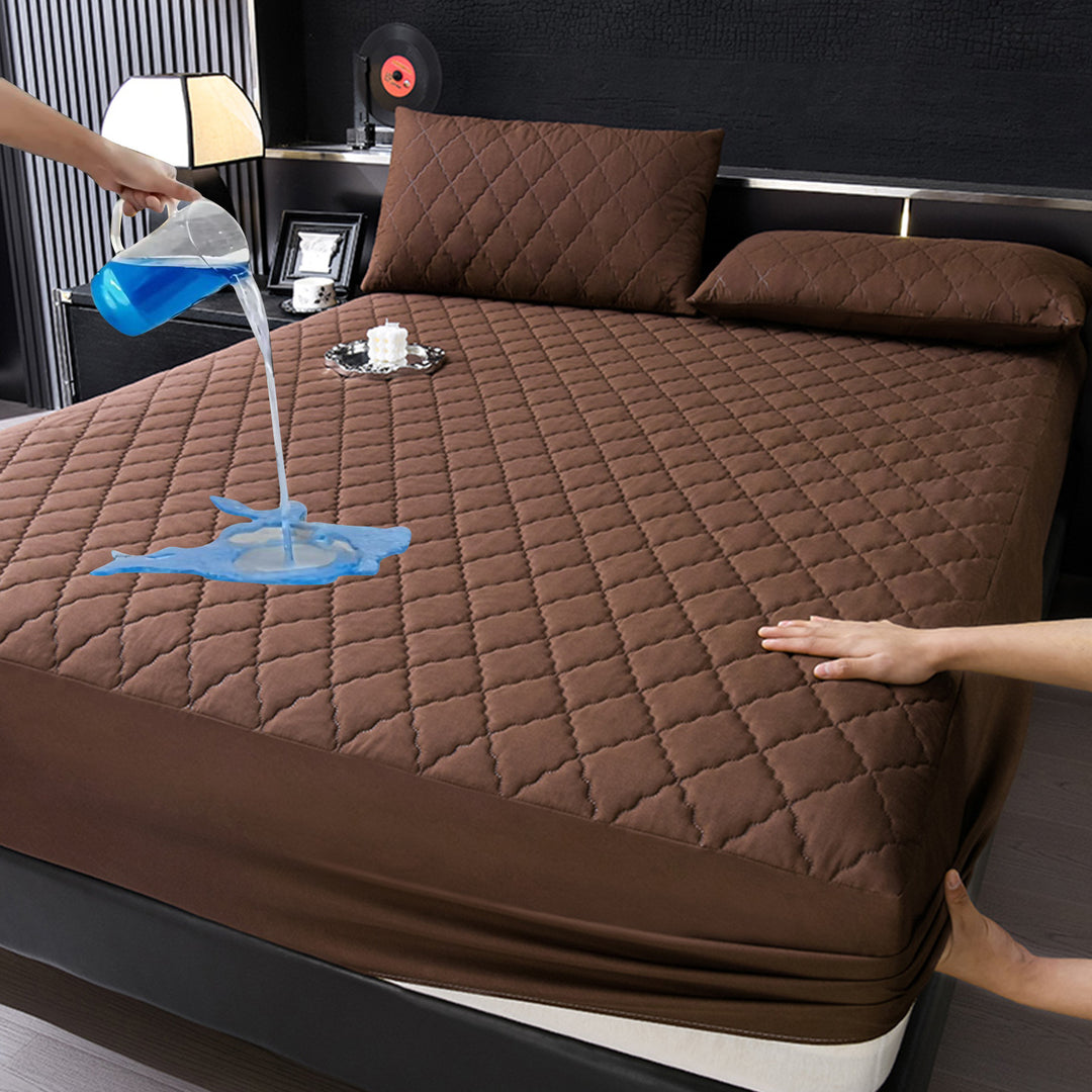 Waterproof fitted sheet with padding