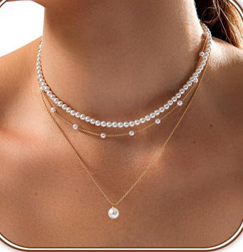 Pearl necklace with acrylic pendant