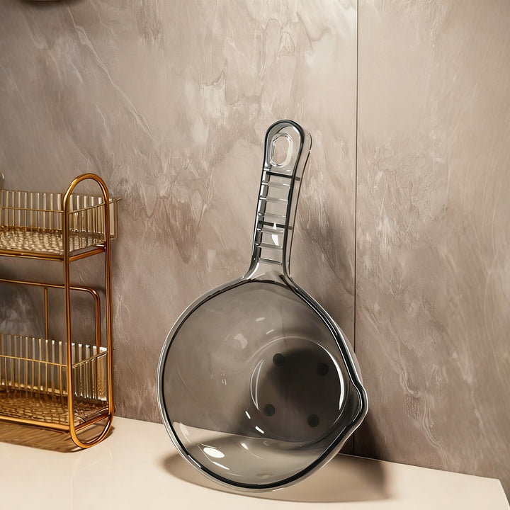 Plastic water scooper, shatterproof, with a long handle