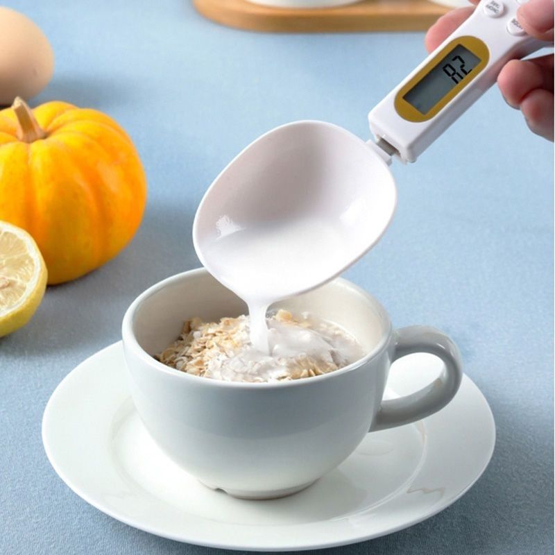 Digital weighing spoon with precision up to 0.1 g