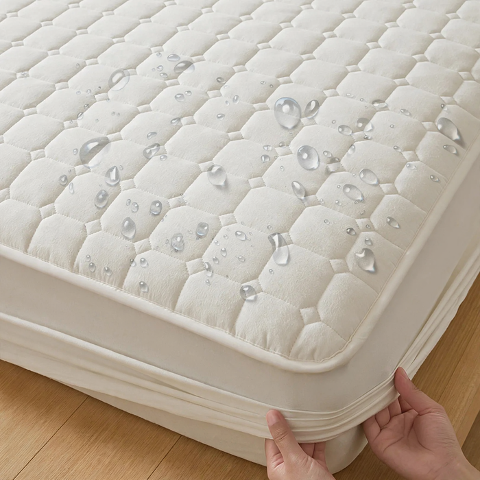 Waterproof mattress cover with padding, full protection