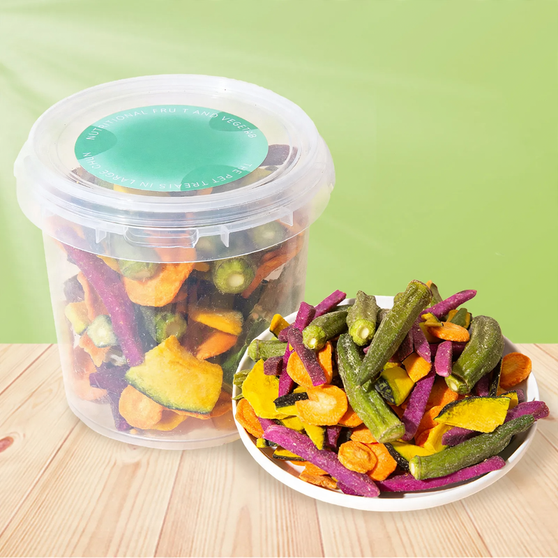 Freeze-dried meat pieces for cats and dogs