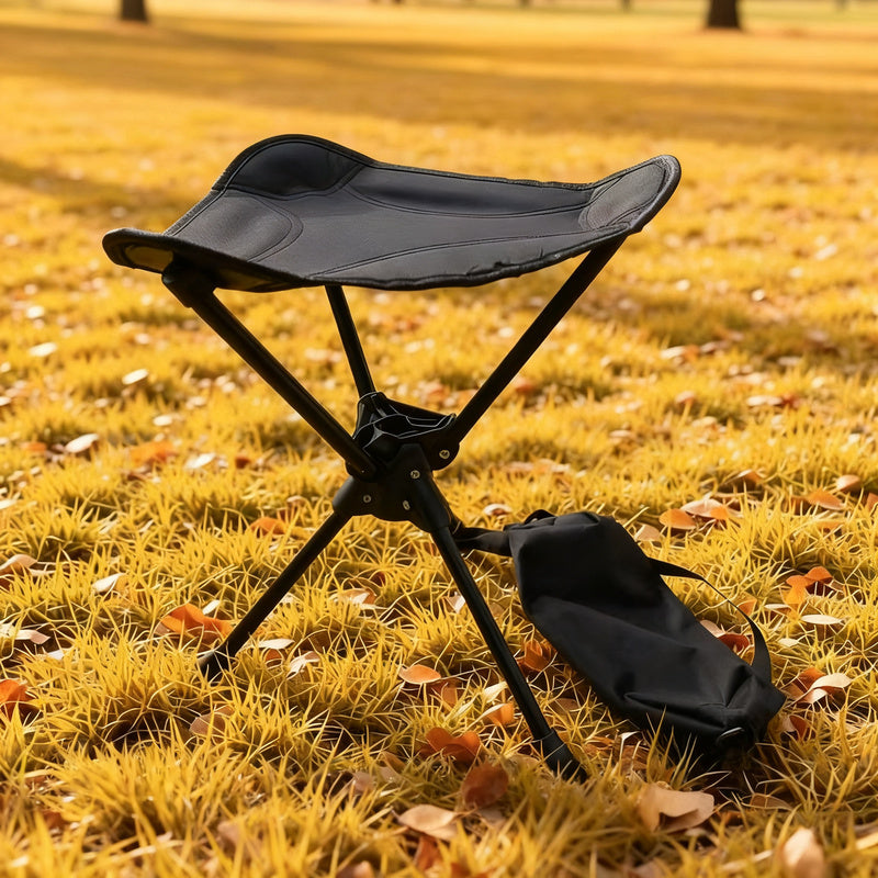 Foldable camping stool, triangular, steel frame