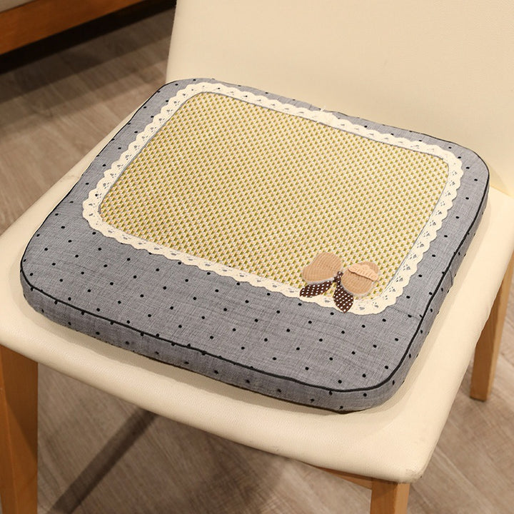 Summer seat cushion made of bamboo with lumbar support