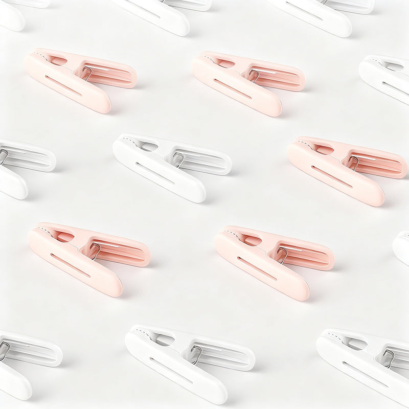 Plastic clothes pegs, set of 12