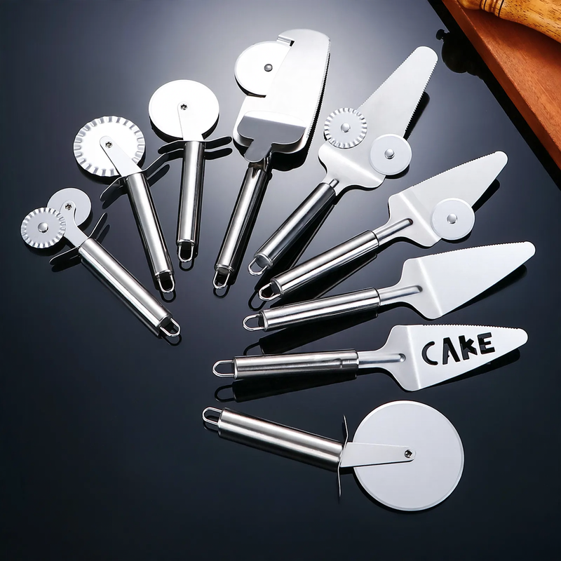 Pizza cutter and cake server made of stainless steel