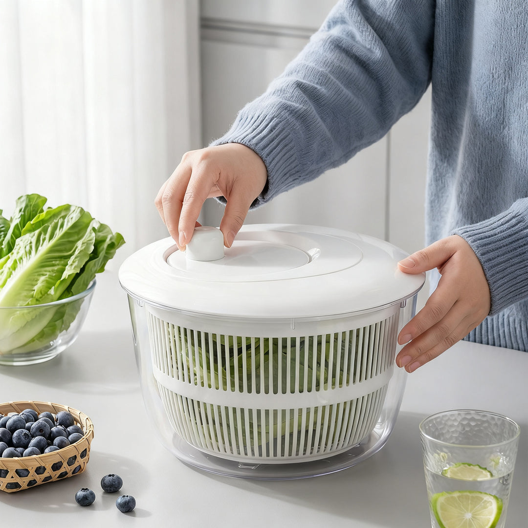 Vegetable salad spinner for salad and fruit