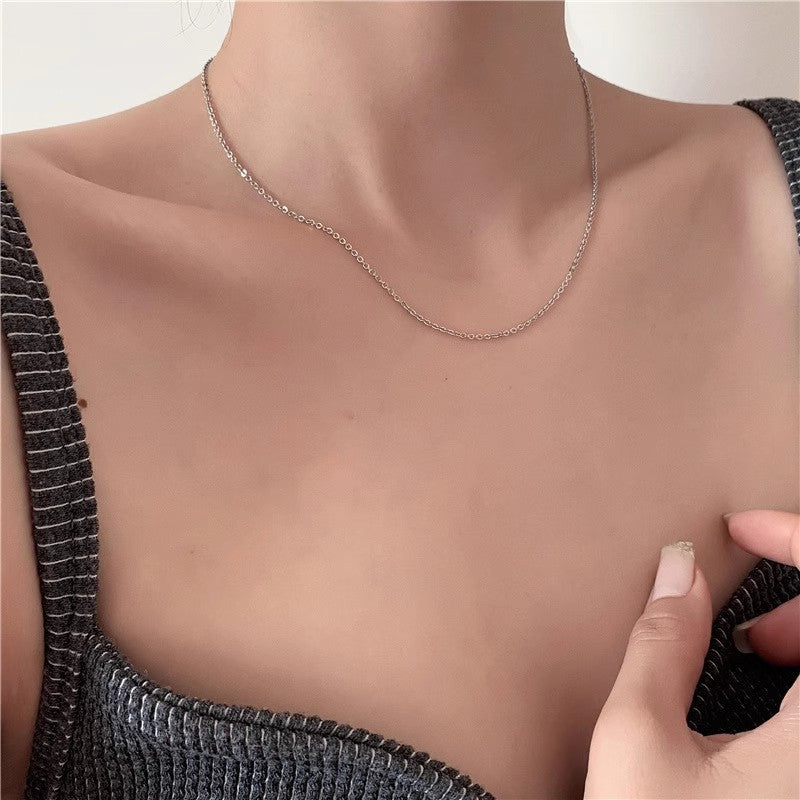 Pearl necklace with acrylic pendant