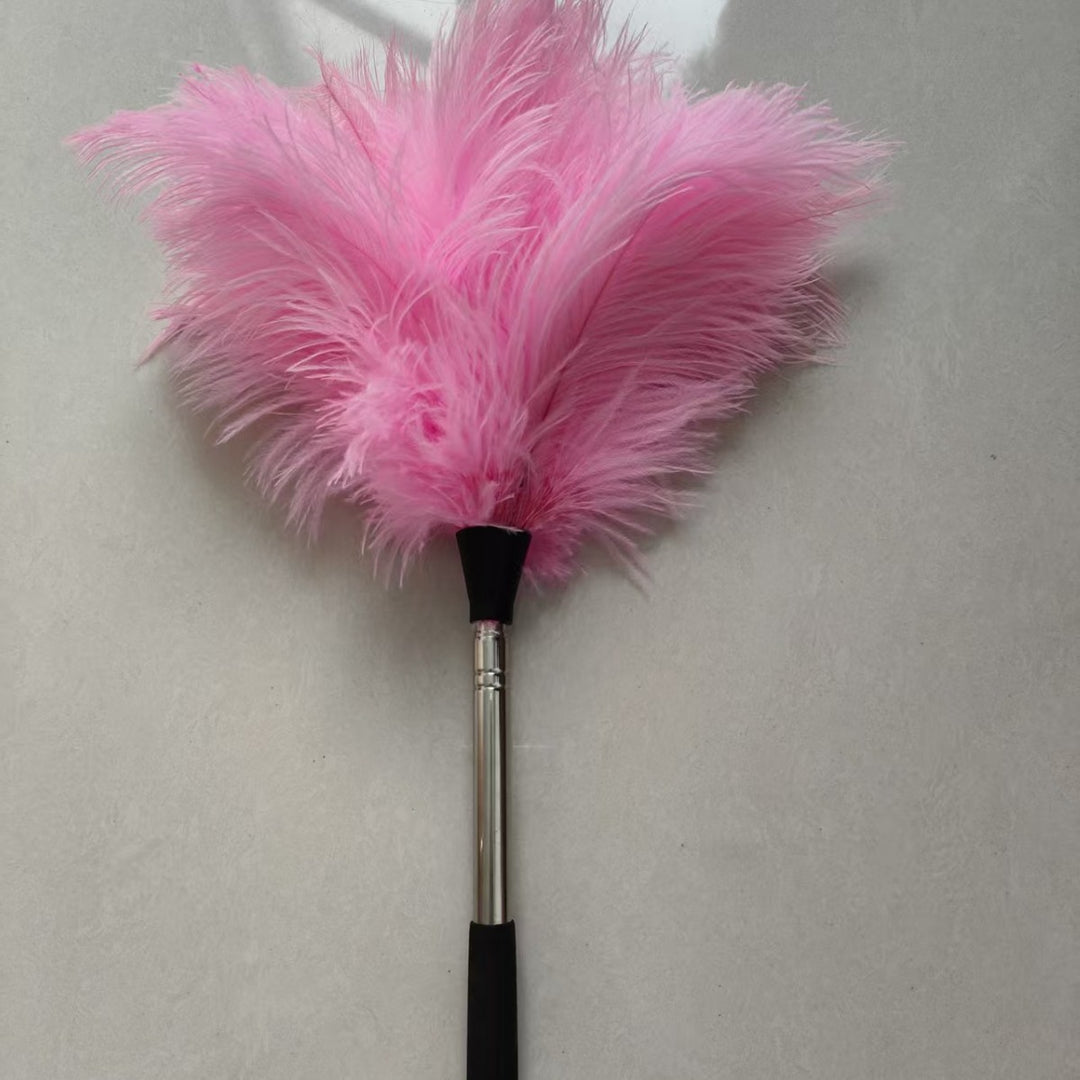 Extendable ostrich feather duster, 120 cm